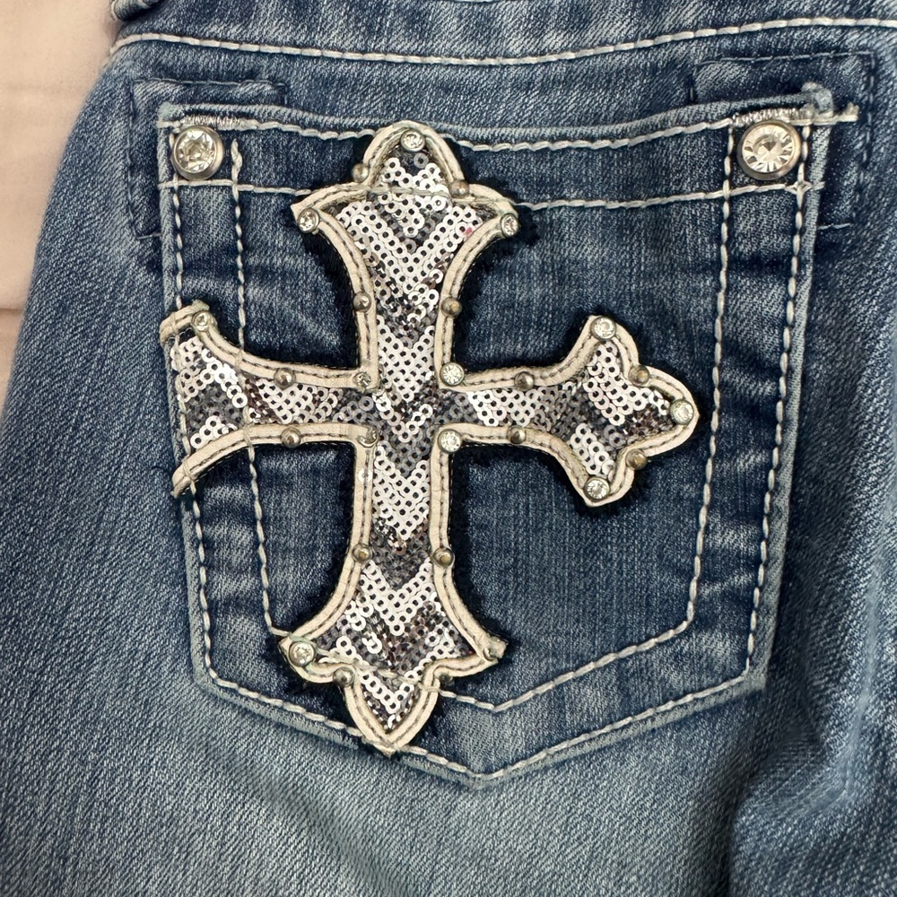 Miss Me Faded Blue Cropped Jeans - Picture 3 of 8
